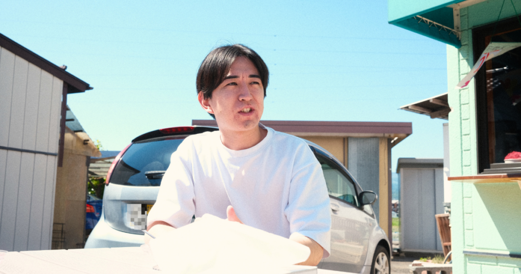 群馬の飲食店や企業の集客・採用支援をおこなっているにわつる 共同経営者の齋藤さんインタビュー写真