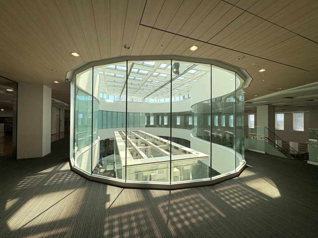 高崎中央図書館は建築としても面白みがある